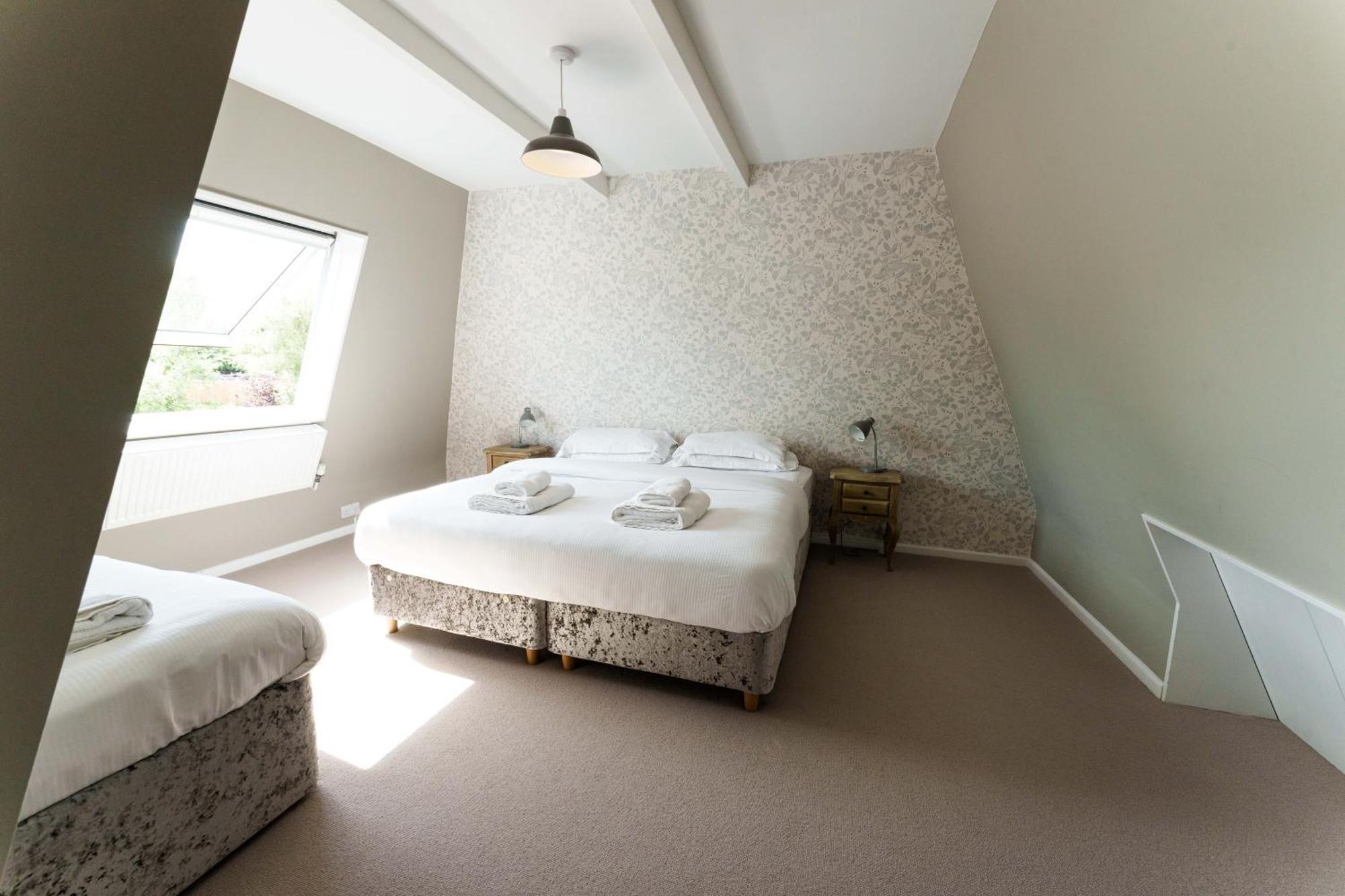 Villa Vineyard Oast Sleeps 25 Wavehorne Exterior foto